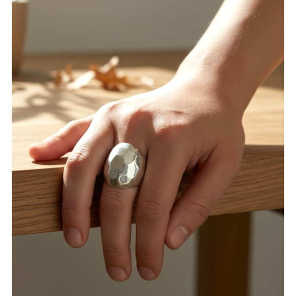 A3 Vintage RLM Studio Hammered Dome Band Ring 925 Sterling Silver 18.29g Sz 7.5 - Picture 1 of 7